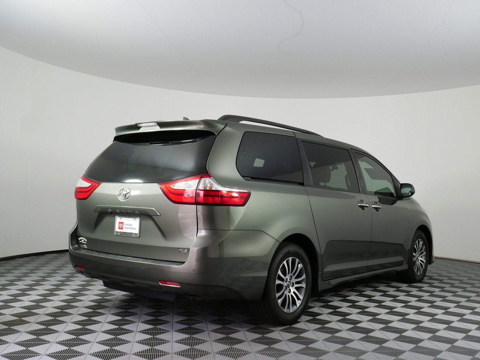 2019 Toyota Sienna XLE *CLEAN CARFAX*
