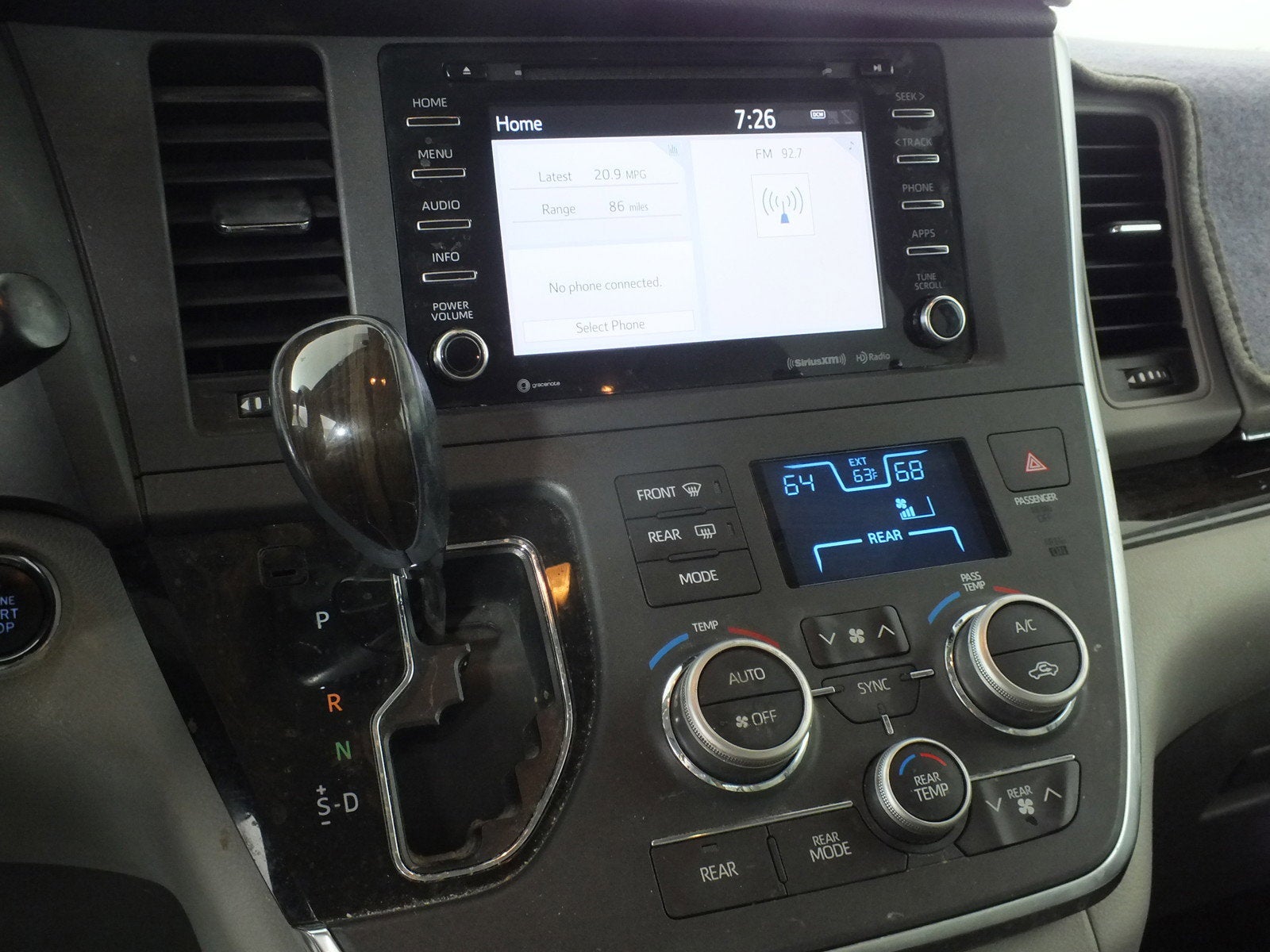 2018 Toyota Sienna XLE *CLEAN CARFAX*