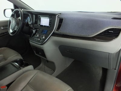 2018 Toyota Sienna XLE *CLEAN CARFAX*