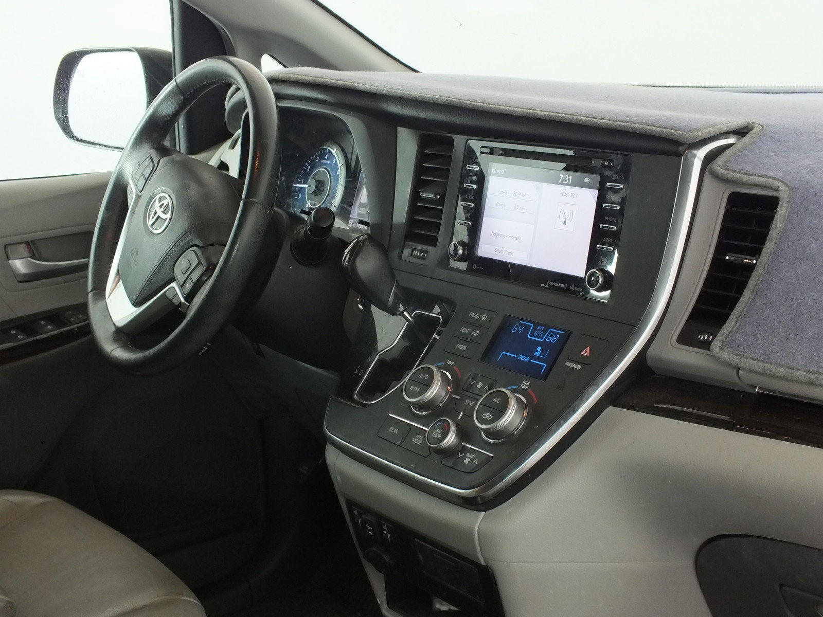 2018 Toyota Sienna XLE *CLEAN CARFAX*