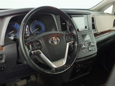 2017 Toyota Sienna Limited Premium *CLEAN CARFAX!*
