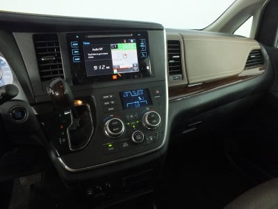 2017 Toyota Sienna Limited Premium *CLEAN CARFAX!*