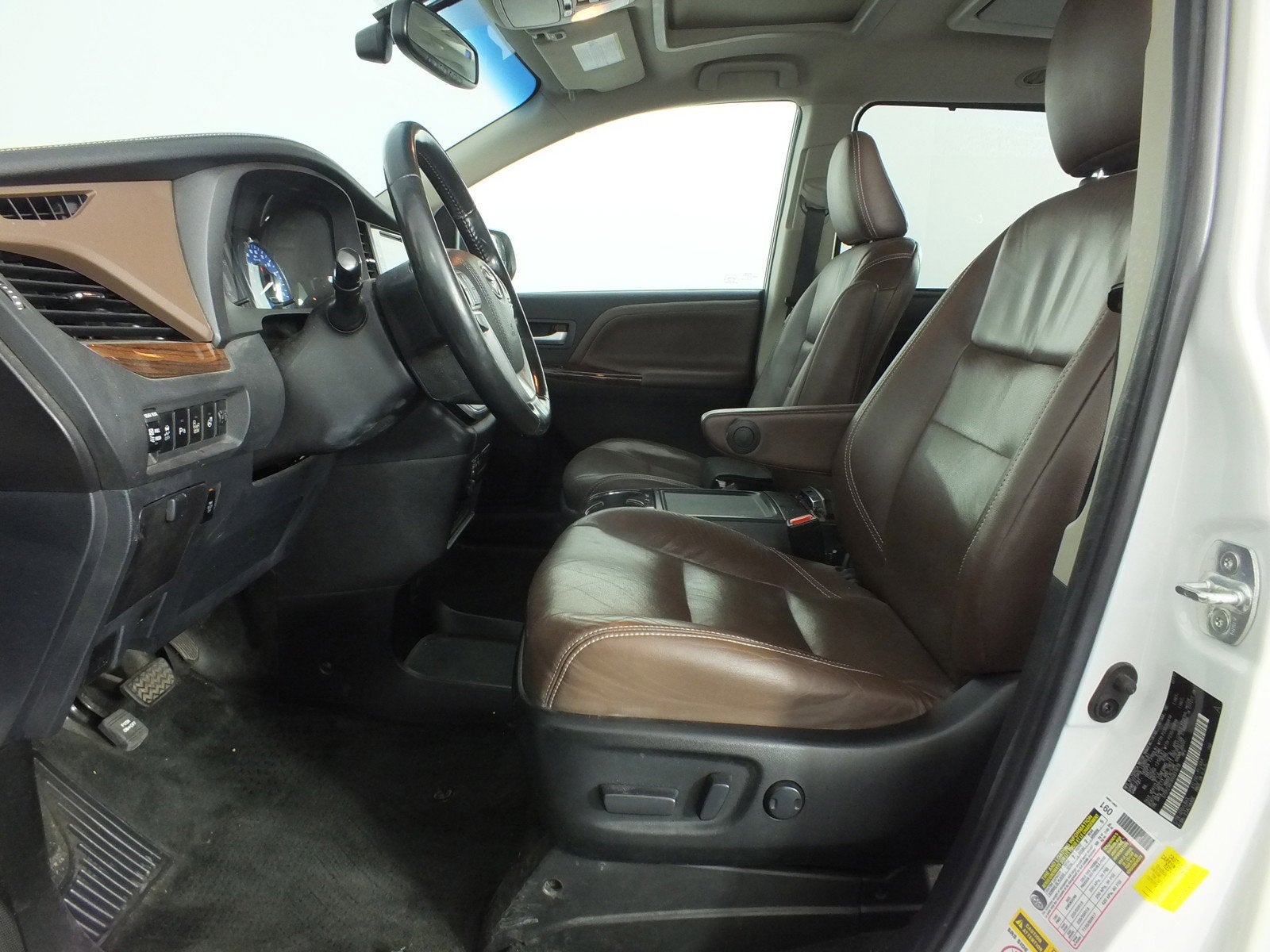 2017 Toyota Sienna Limited Premium *CLEAN CARFAX!*