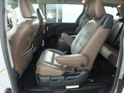 2017 Toyota Sienna Limited Premium *CLEAN CARFAX!*