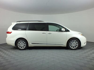 2017 Toyota Sienna Limited Premium *CLEAN CARFAX!*