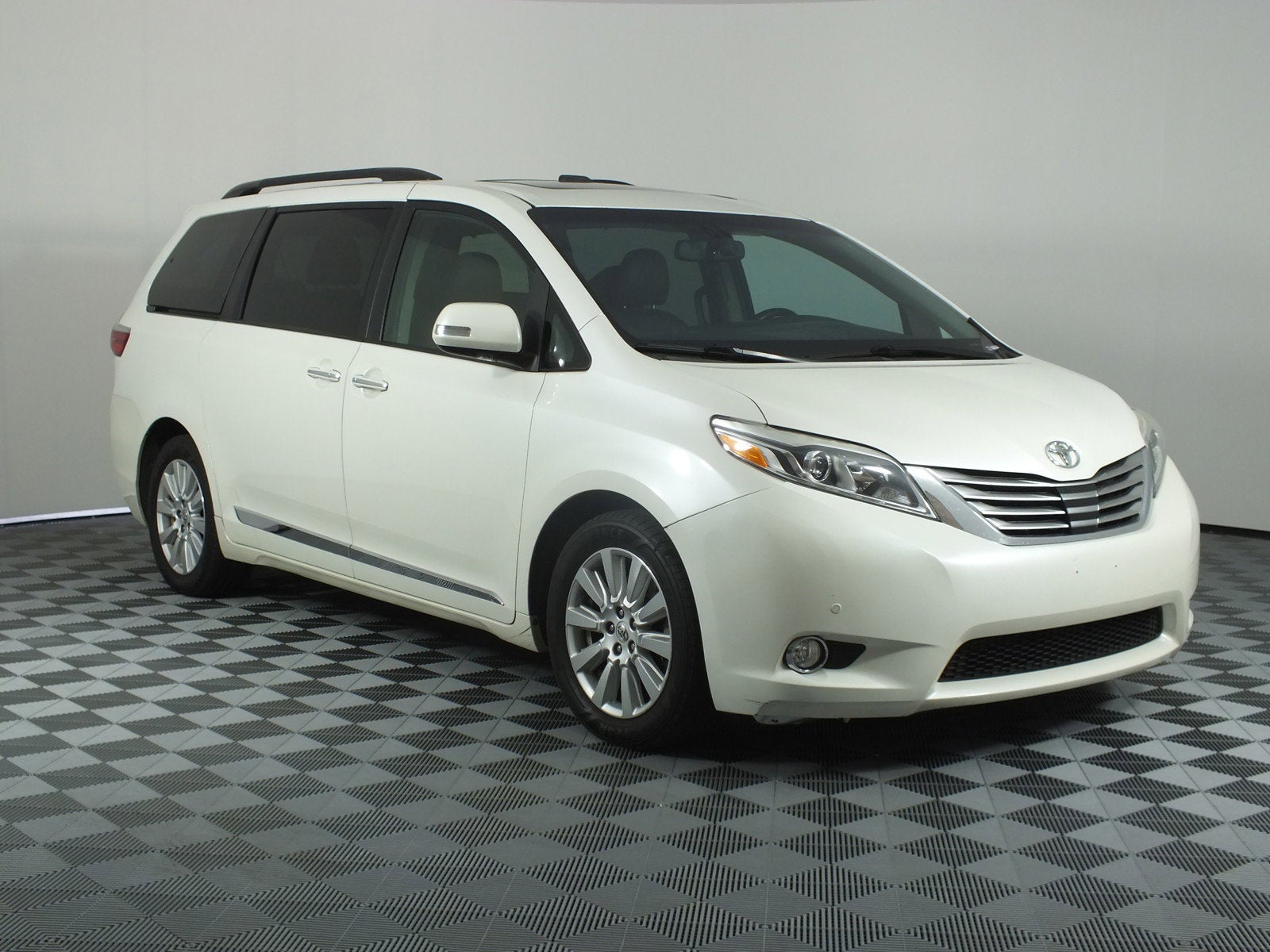 2017 Toyota Sienna Limited Premium *CLEAN CARFAX!*