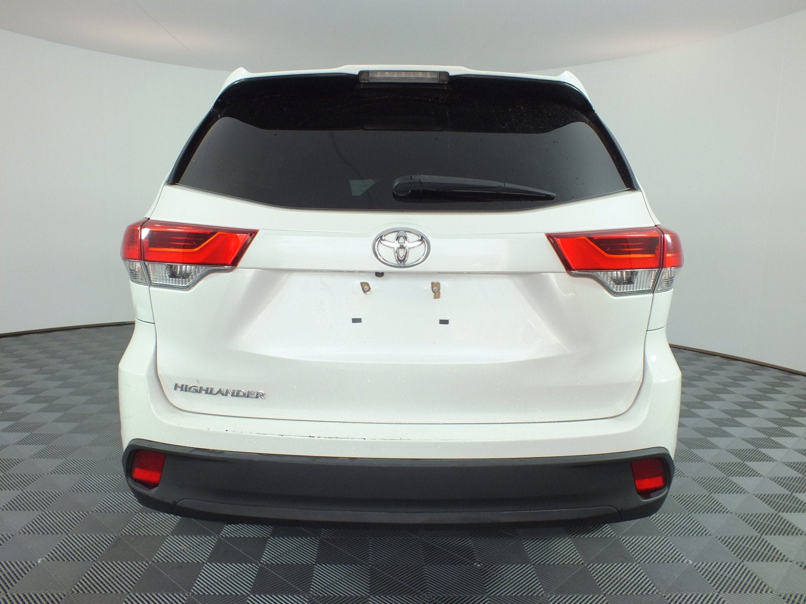 2018 Toyota Highlander LE *CLEAN CARFAX*