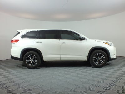 2018 Toyota Highlander LE *CLEAN CARFAX*