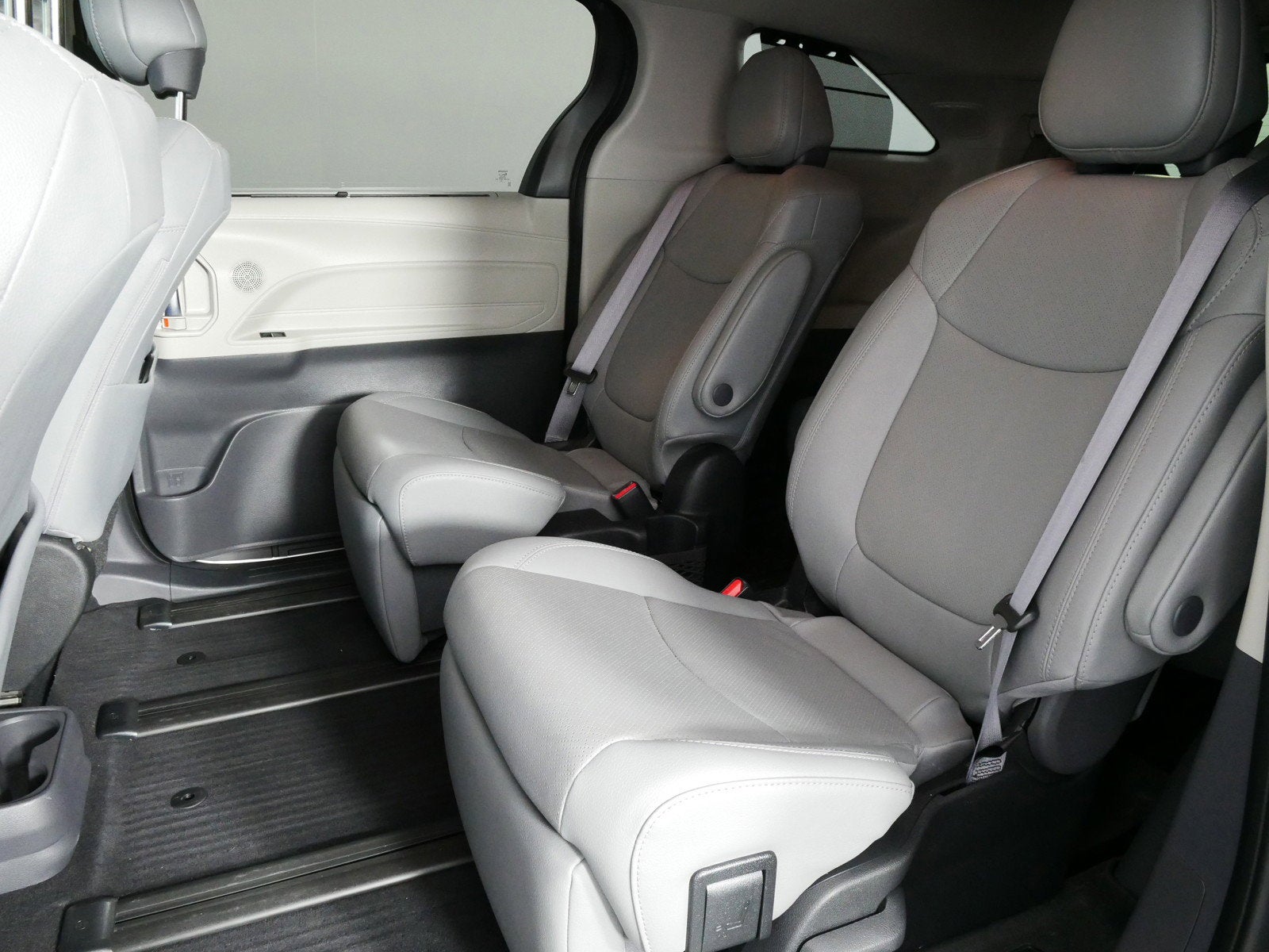 2022 Toyota Sienna Limited FWD *1-OWNER, CLEAN CARFAX!*