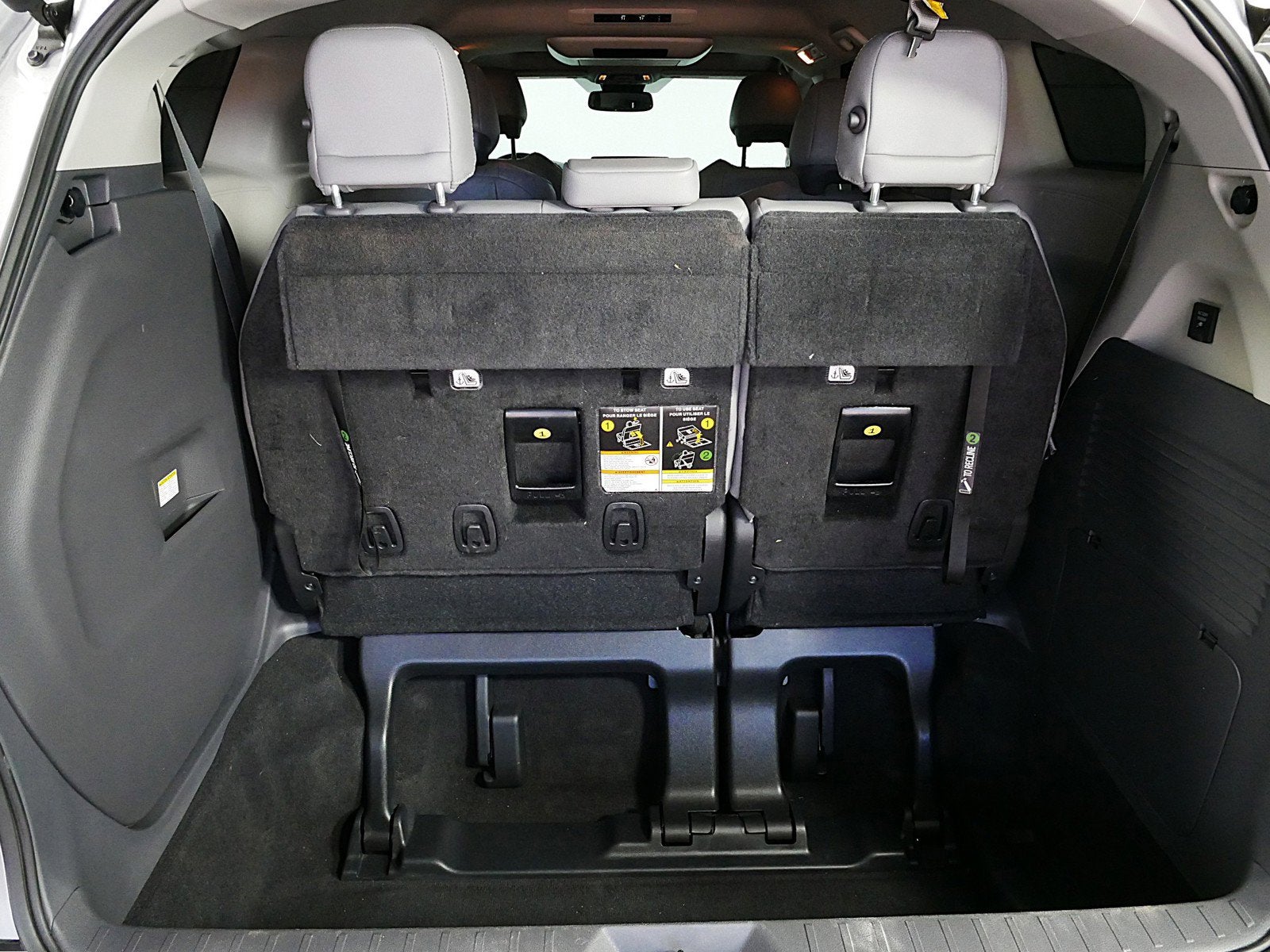 2022 Toyota Sienna Limited FWD *1-OWNER, CLEAN CARFAX!*