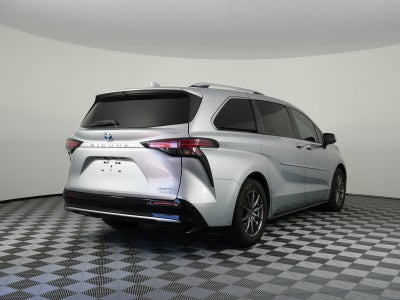 2022 Toyota Sienna Limited FWD *1-OWNER, CLEAN CARFAX!*