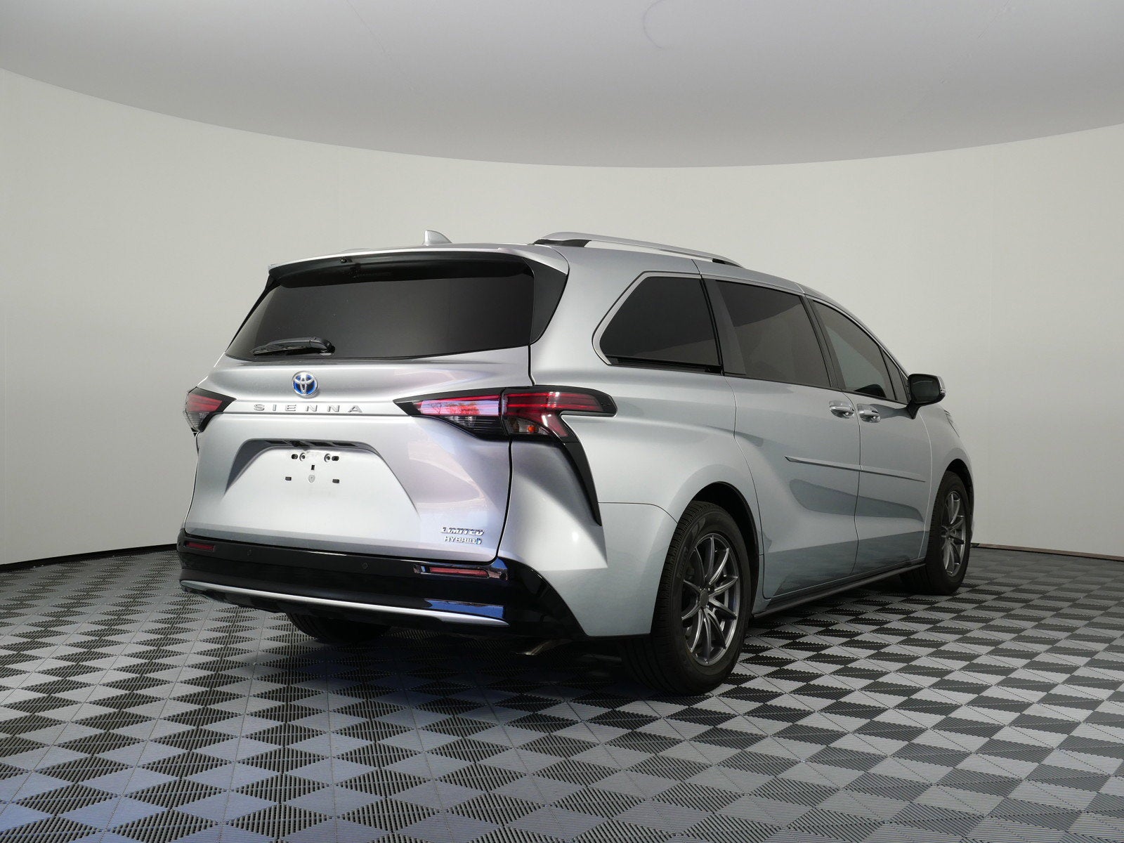 2022 Toyota Sienna Limited FWD *1-OWNER, CLEAN CARFAX!*