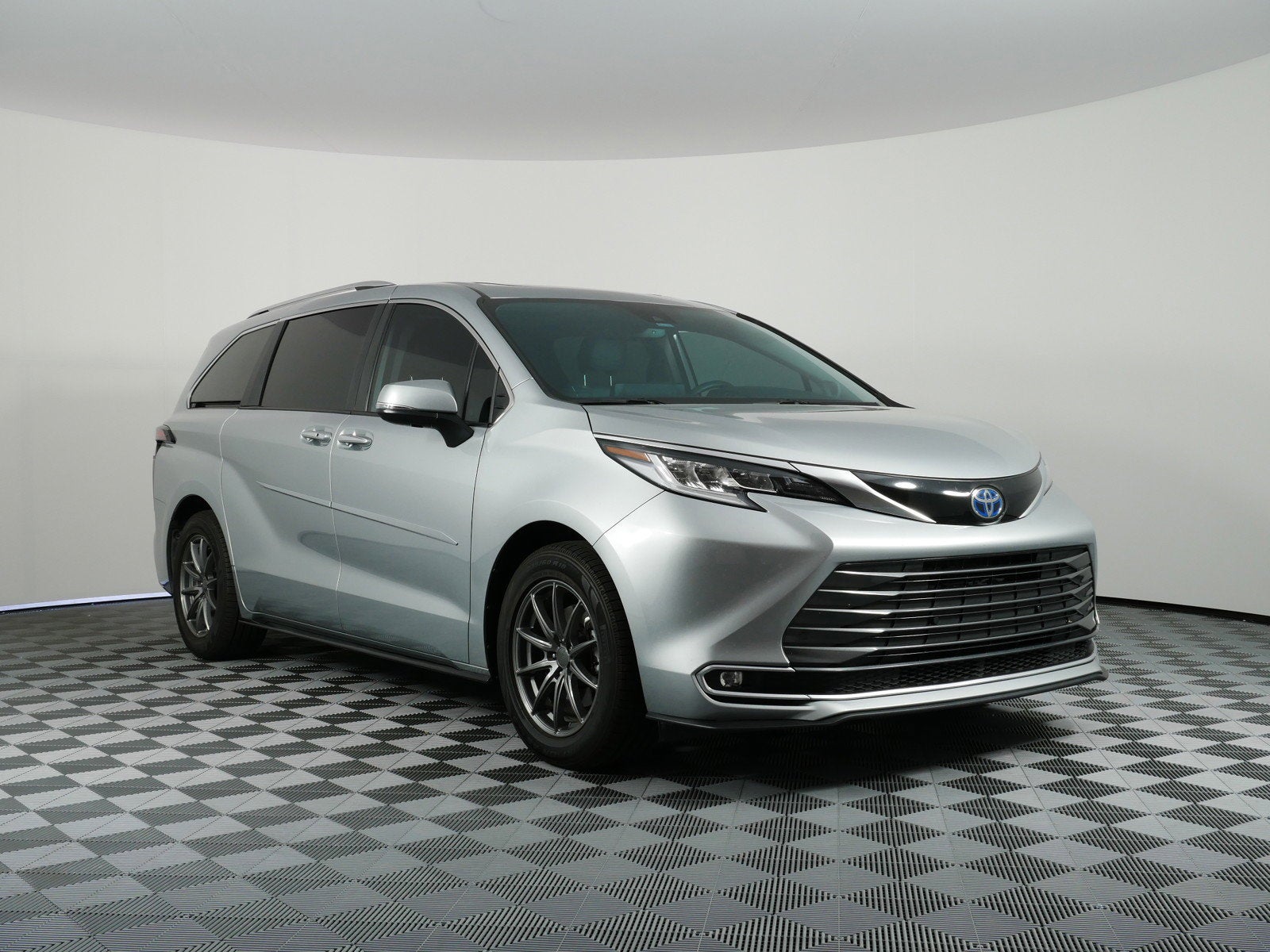 2022 Toyota Sienna Limited FWD *1-OWNER, CLEAN CARFAX!*