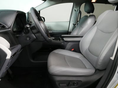 2022 Toyota Sienna Limited FWD *1-OWNER, CLEAN CARFAX!*