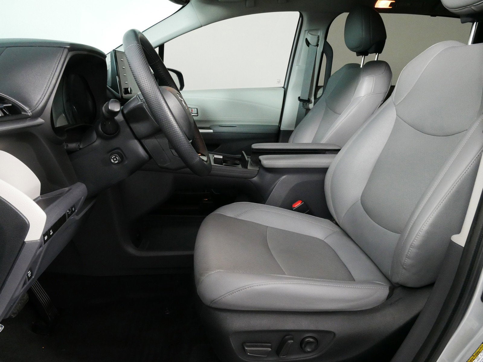 2022 Toyota Sienna Limited FWD *1-OWNER, CLEAN CARFAX!*