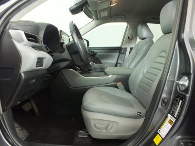 2020 Toyota Highlander LE *RELIABLE DAILY DRIVER!*