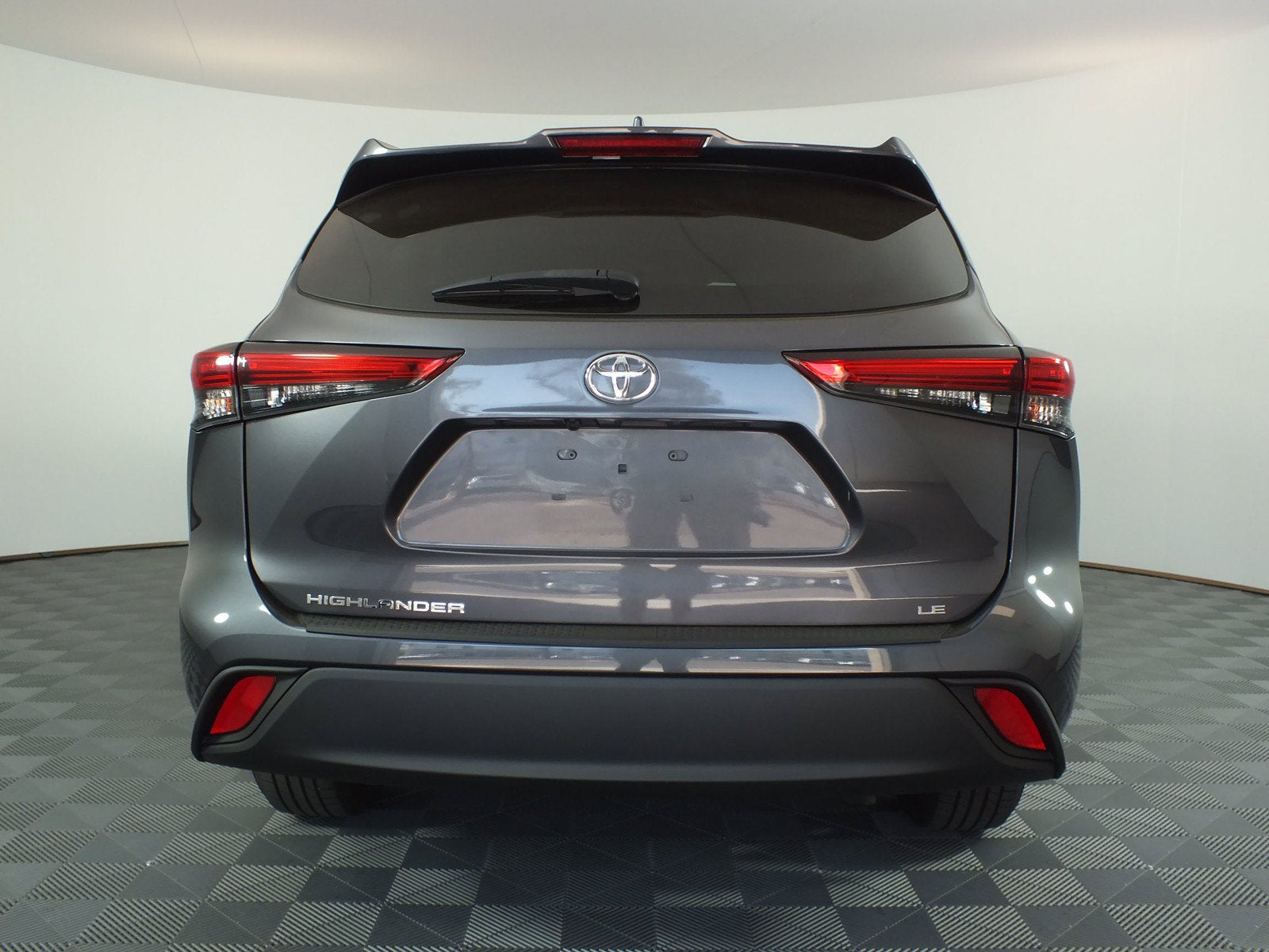 2020 Toyota Highlander LE *RELIABLE DAILY DRIVER!*