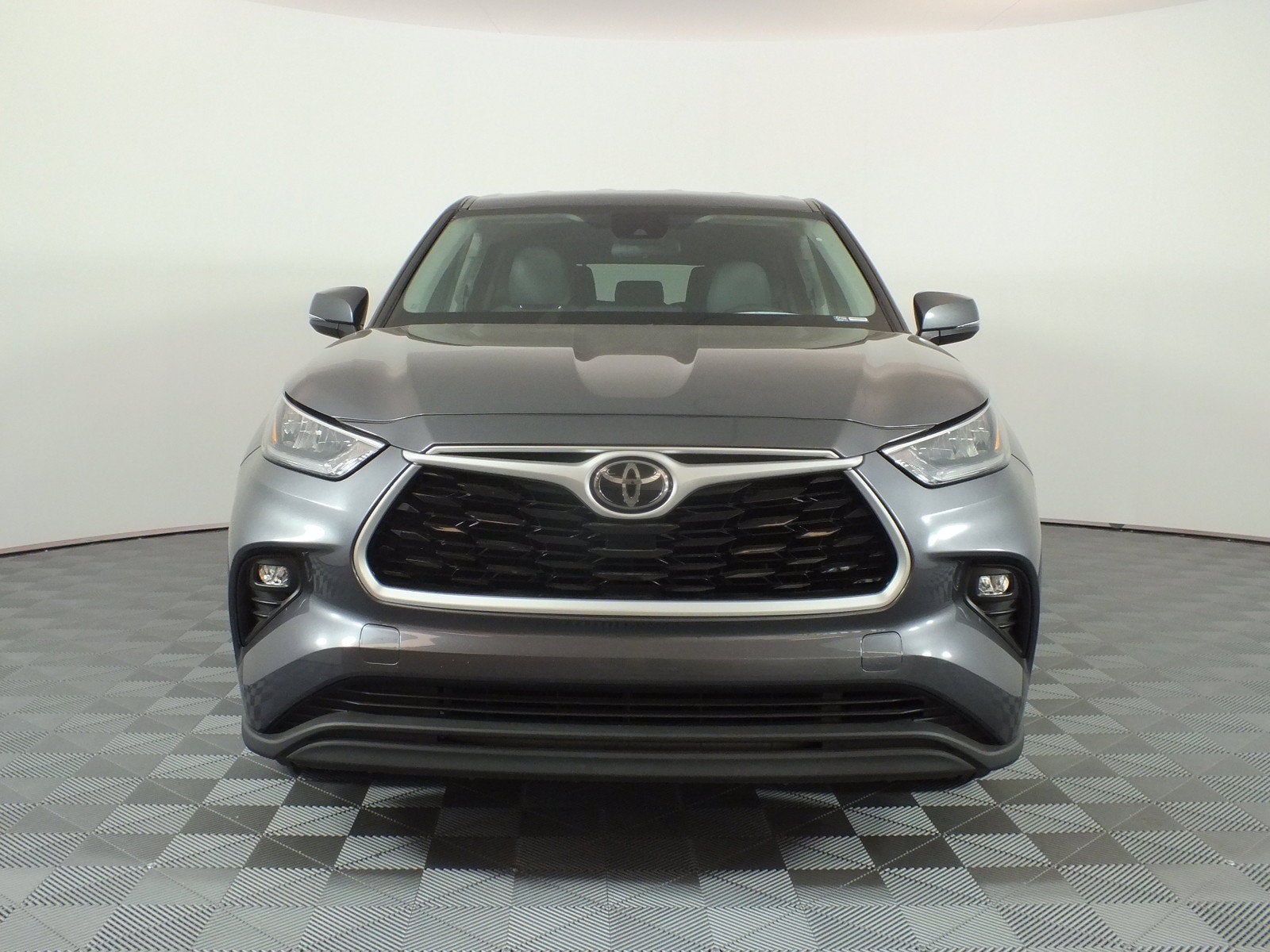 2020 Toyota Highlander LE *RELIABLE DAILY DRIVER!*