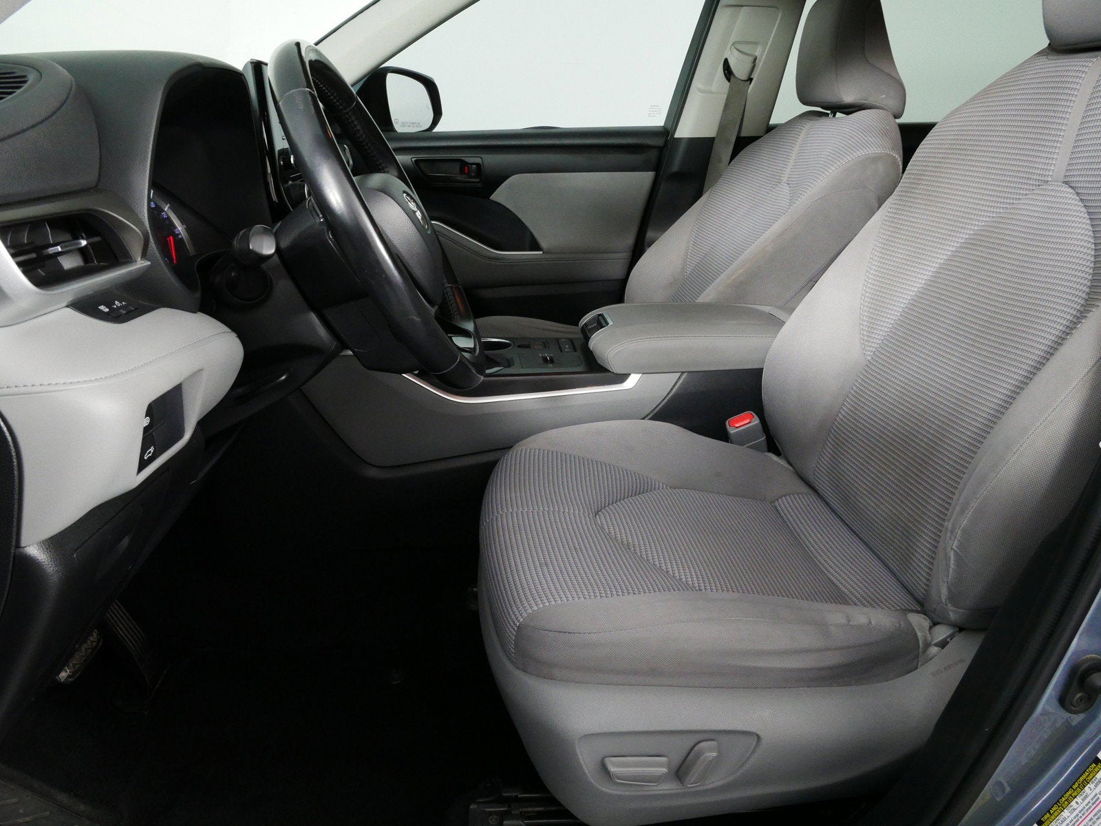 2021 Toyota Highlander LE *RELIABLE DAILY DRIVER!*
