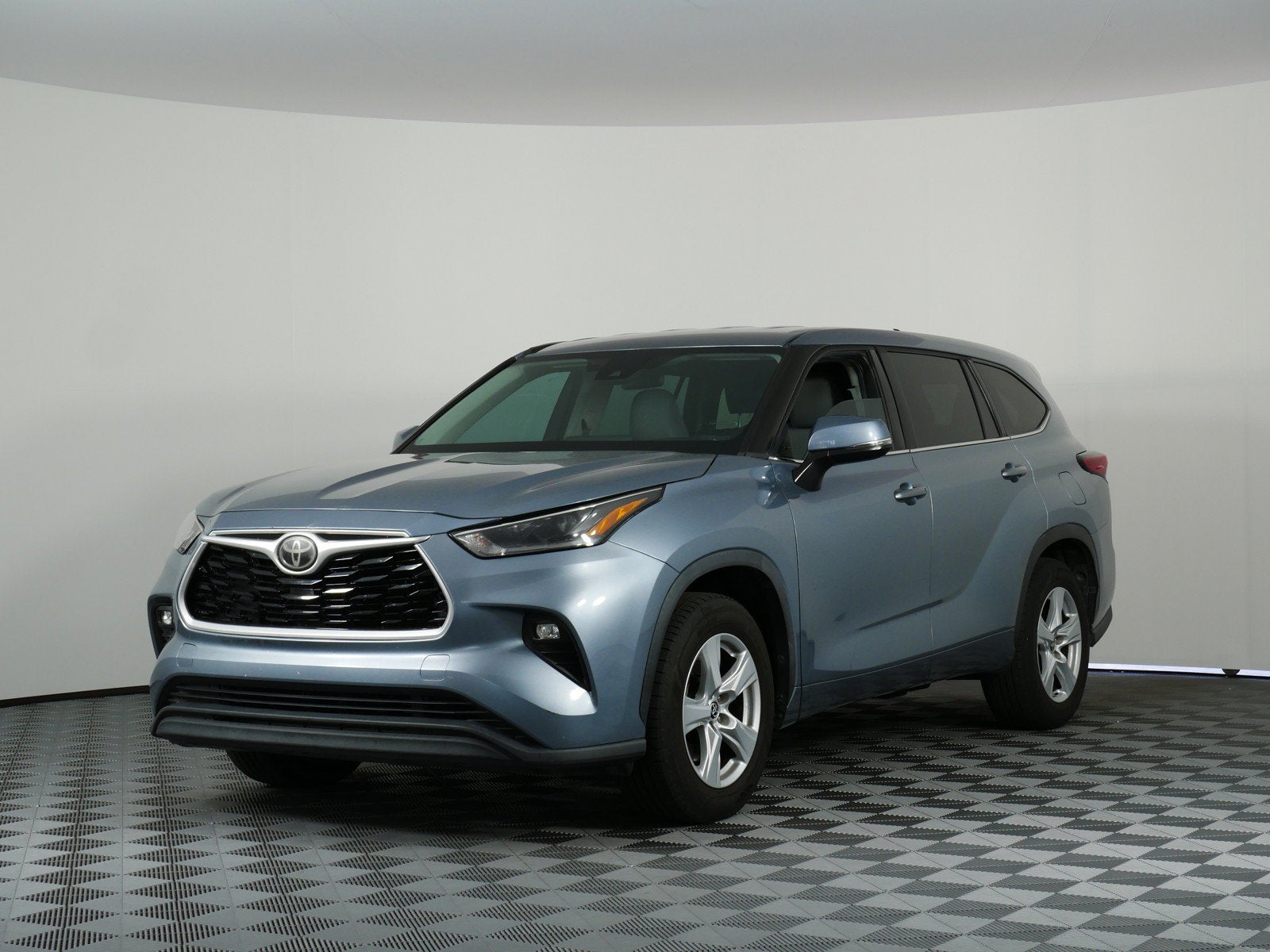 2021 Toyota Highlander LE *RELIABLE DAILY DRIVER!*