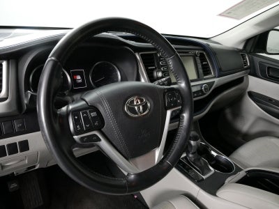 2019 Toyota Highlander LE Plus FWD *CLEAN CARFAX!*