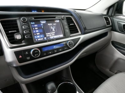 2019 Toyota Highlander LE Plus FWD *CLEAN CARFAX!*