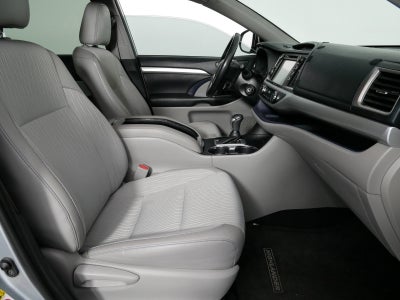 2019 Toyota Highlander LE Plus FWD *CLEAN CARFAX!*