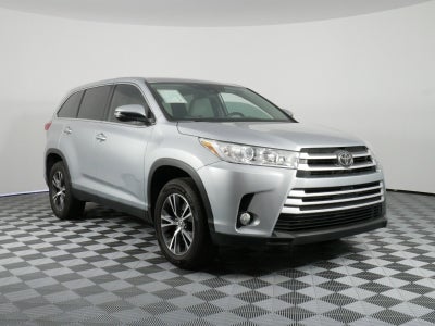 2019 Toyota Highlander LE Plus FWD *CLEAN CARFAX!*