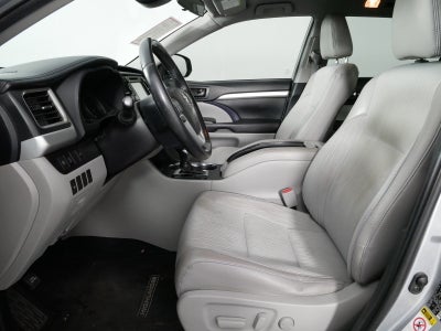 2019 Toyota Highlander LE Plus FWD *CLEAN CARFAX!*
