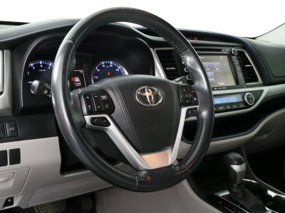 2017 Toyota Highlander LE FWD *CLEAN CARFAX!*