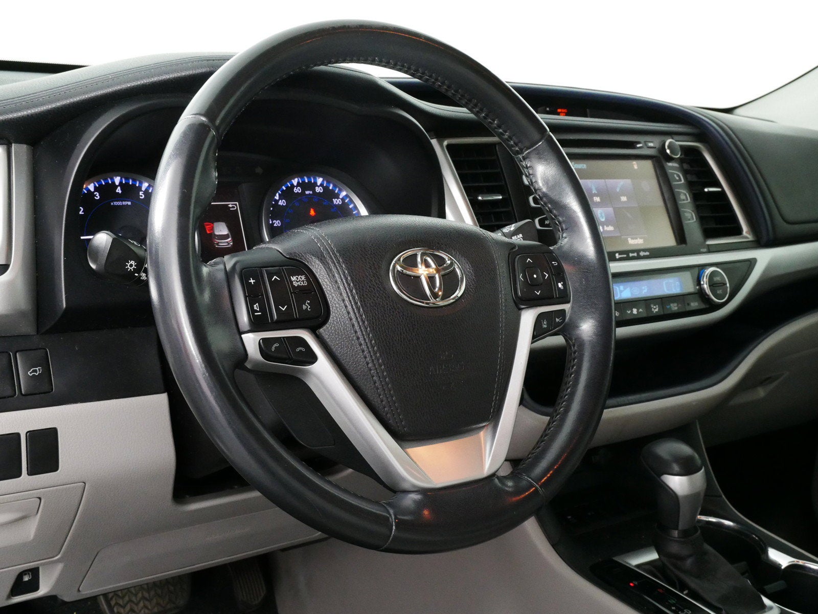 2017 Toyota Highlander LE FWD *CLEAN CARFAX!*