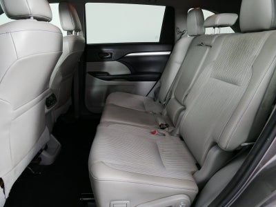 2017 Toyota Highlander LE FWD *CLEAN CARFAX!*