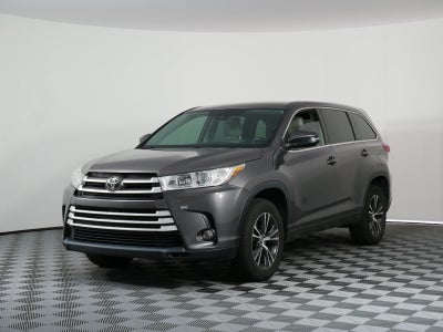 2017 Toyota Highlander LE FWD *CLEAN CARFAX!*