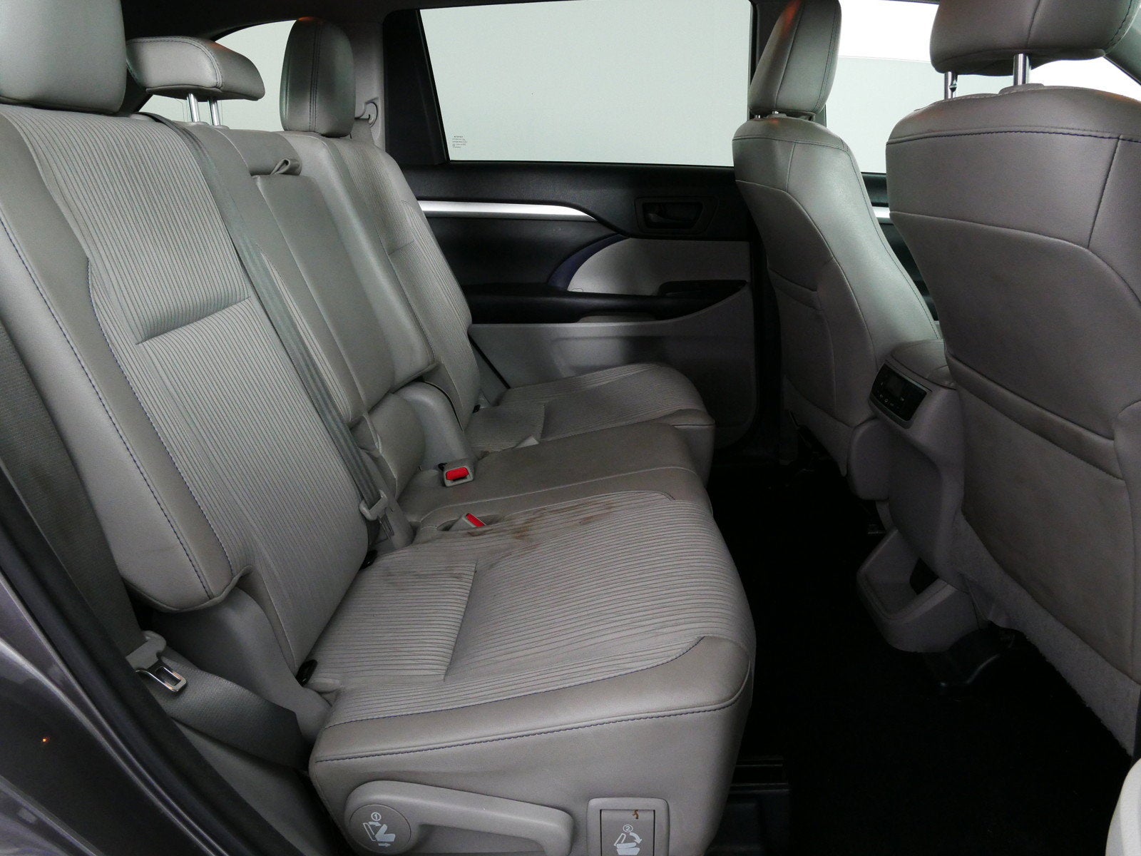 2017 Toyota Highlander LE FWD *CLEAN CARFAX!*
