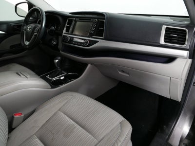 2017 Toyota Highlander LE FWD *CLEAN CARFAX!*