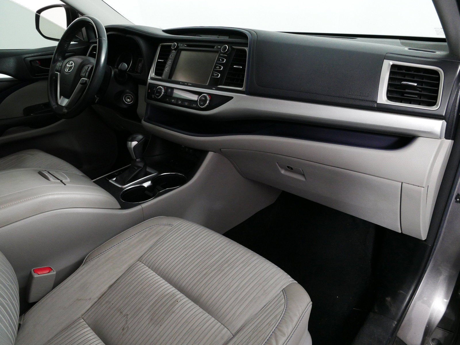 2017 Toyota Highlander LE FWD *CLEAN CARFAX!*