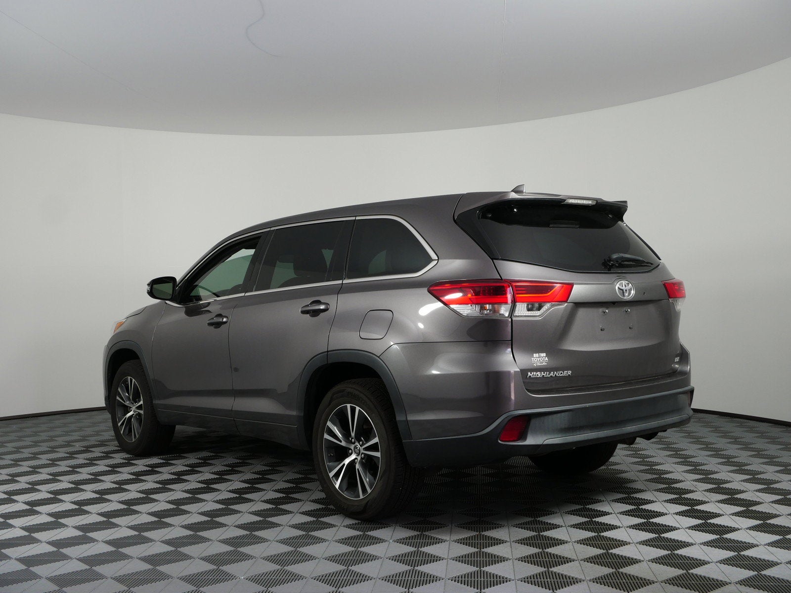2017 Toyota Highlander LE FWD *CLEAN CARFAX!*