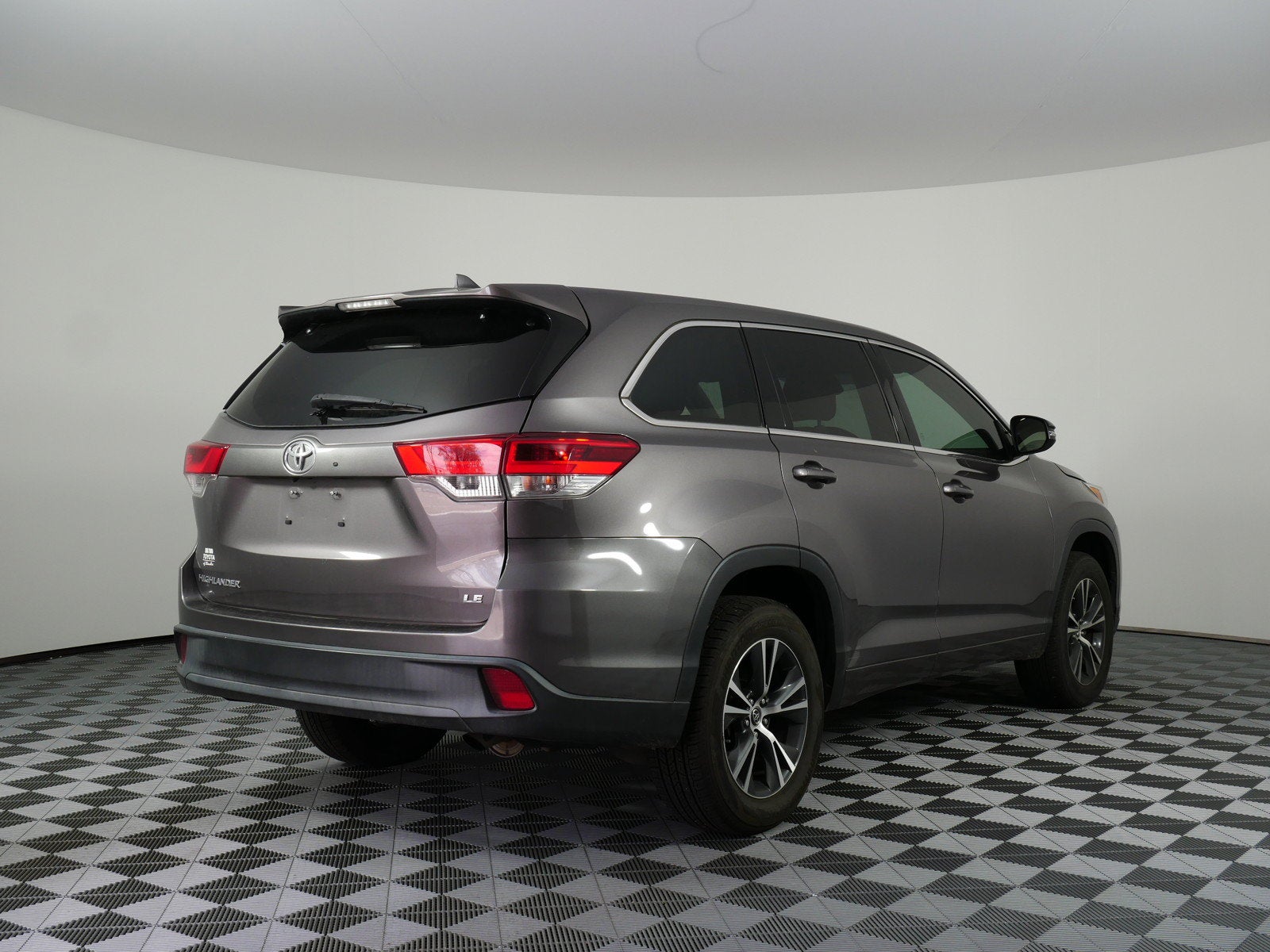 2017 Toyota Highlander LE FWD *CLEAN CARFAX!*