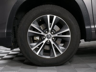 2017 Toyota Highlander LE FWD *CLEAN CARFAX!*