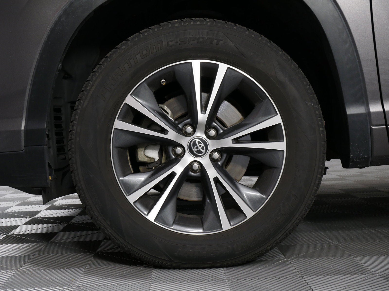 2017 Toyota Highlander LE FWD *CLEAN CARFAX!*