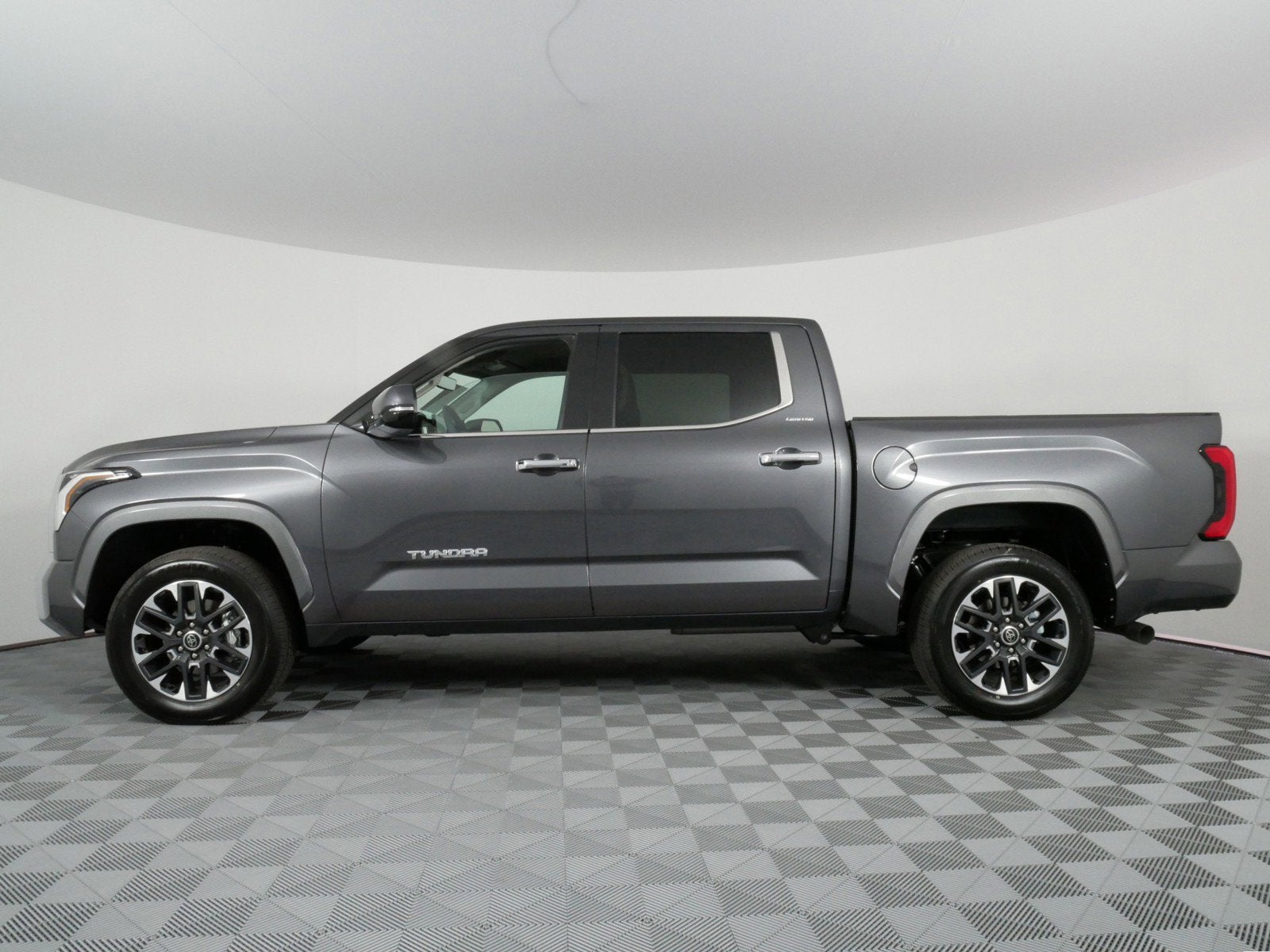 2024 Toyota Tundra Limited 4WD *CLEAN CARFAX!*