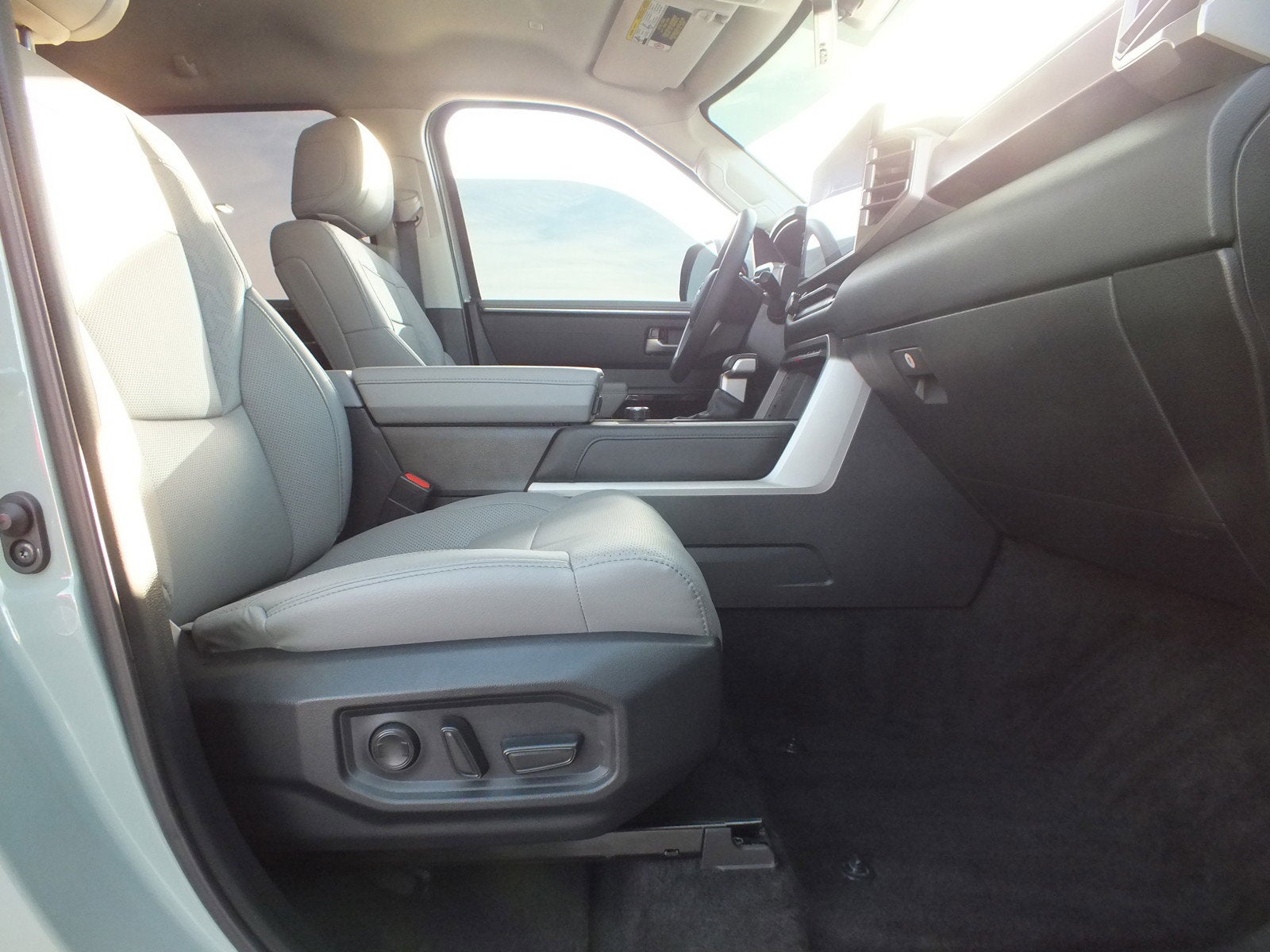 2024 Toyota Tundra Limited 4WD *UNDER 20K MILES*