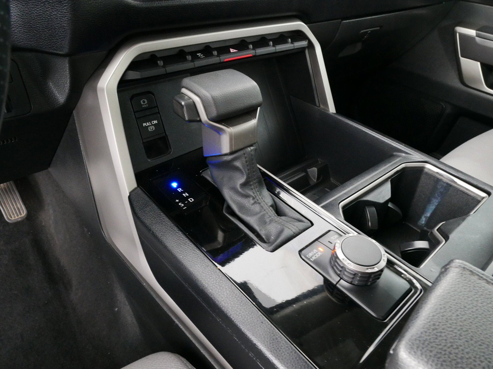 2022 Toyota Tundra SR5 *LOOKS GREAT! CLEAN CARFAX!*