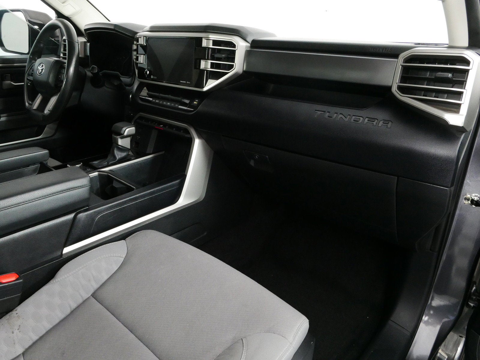 2022 Toyota Tundra SR5 *LOOKS GREAT! CLEAN CARFAX!*