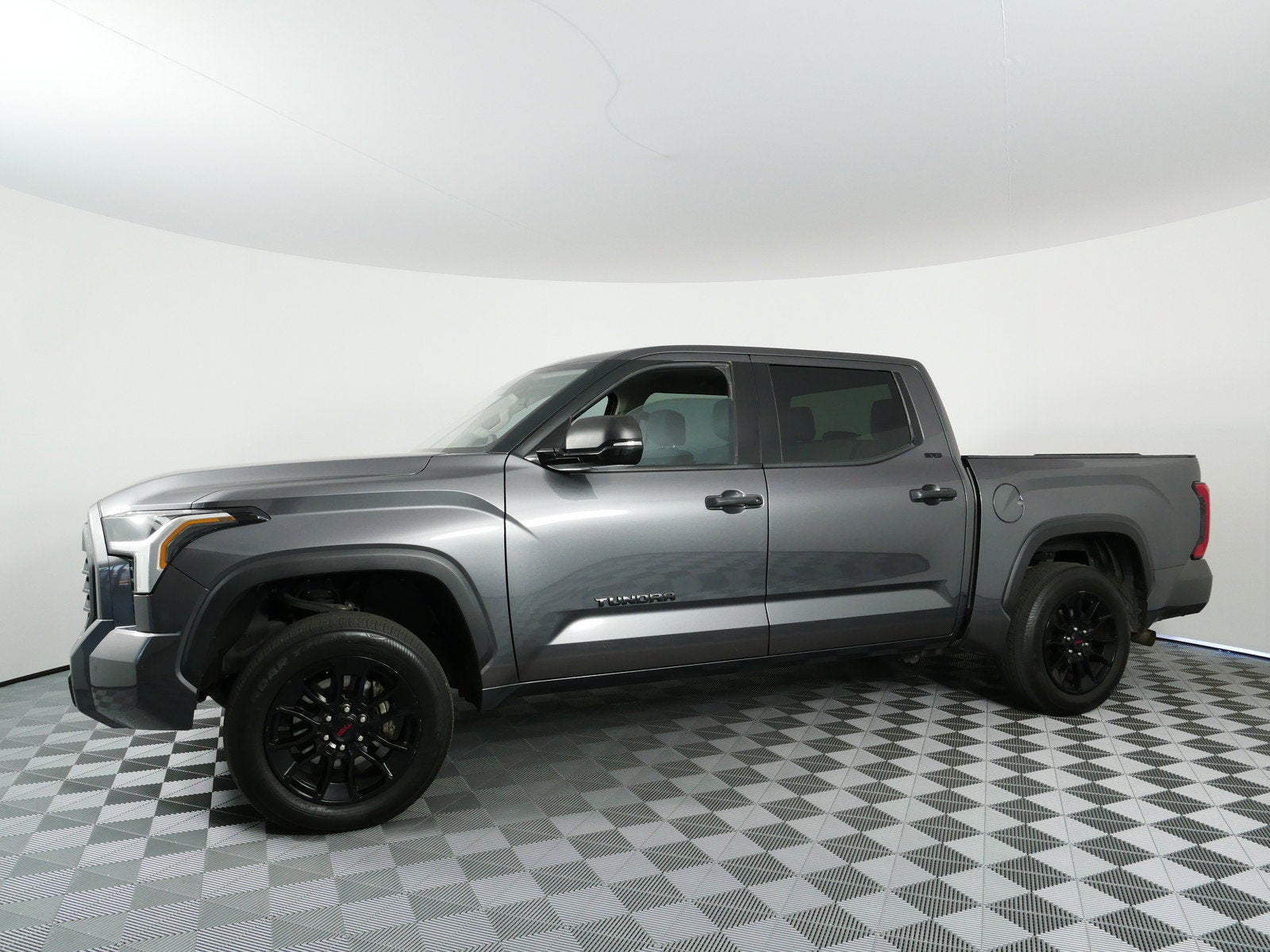 2022 Toyota Tundra SR5 *LOOKS GREAT! CLEAN CARFAX!*