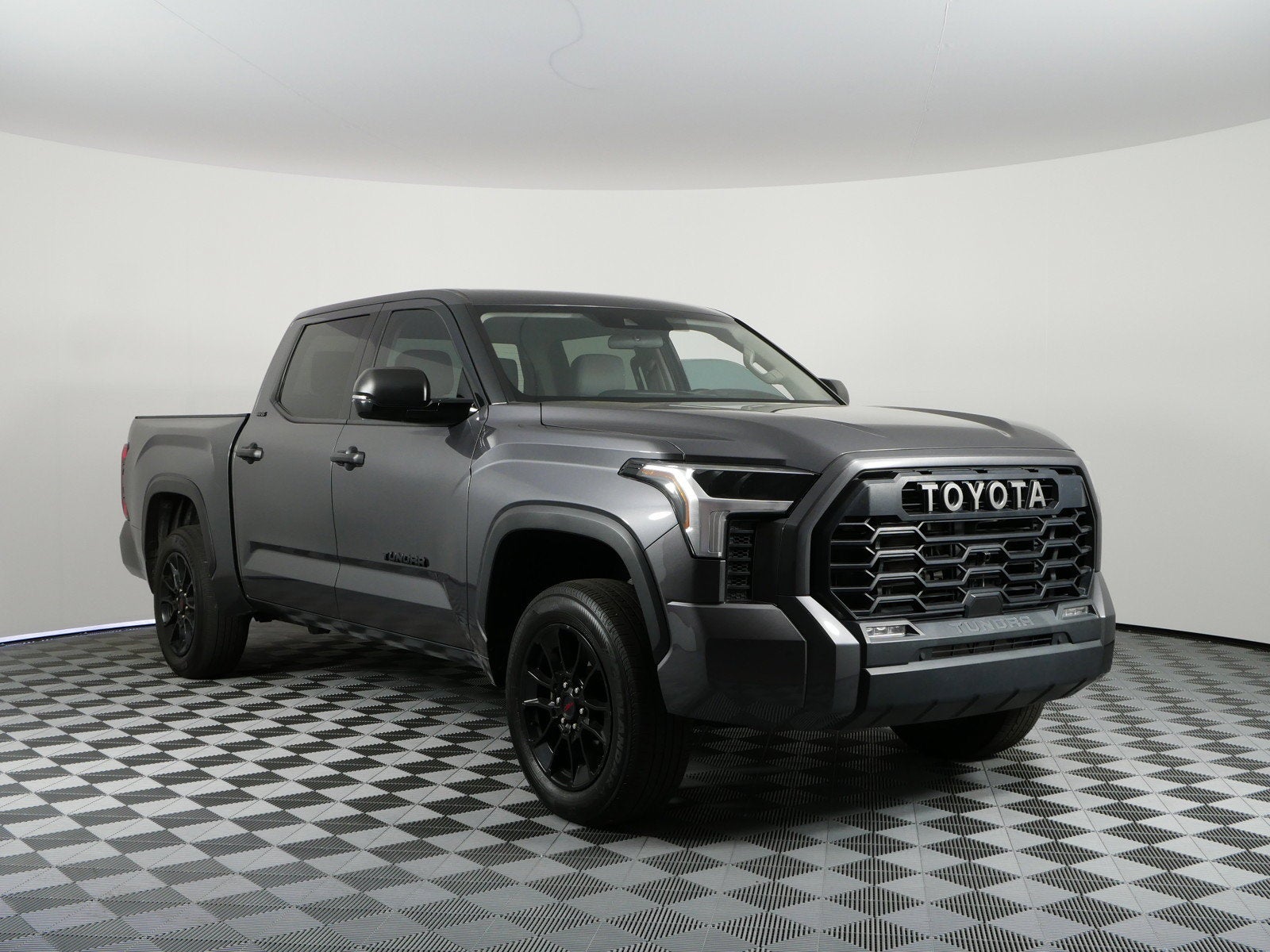 2022 Toyota Tundra SR5 *LOOKS GREAT! CLEAN CARFAX!*
