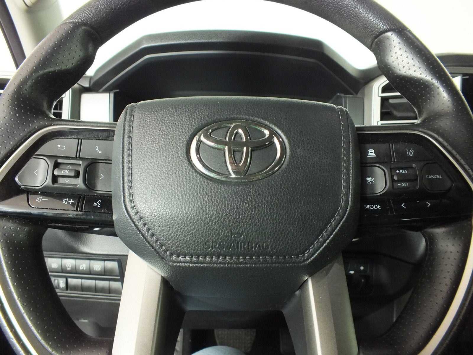 2024 Toyota Tundra SR5 *1-OWNER*