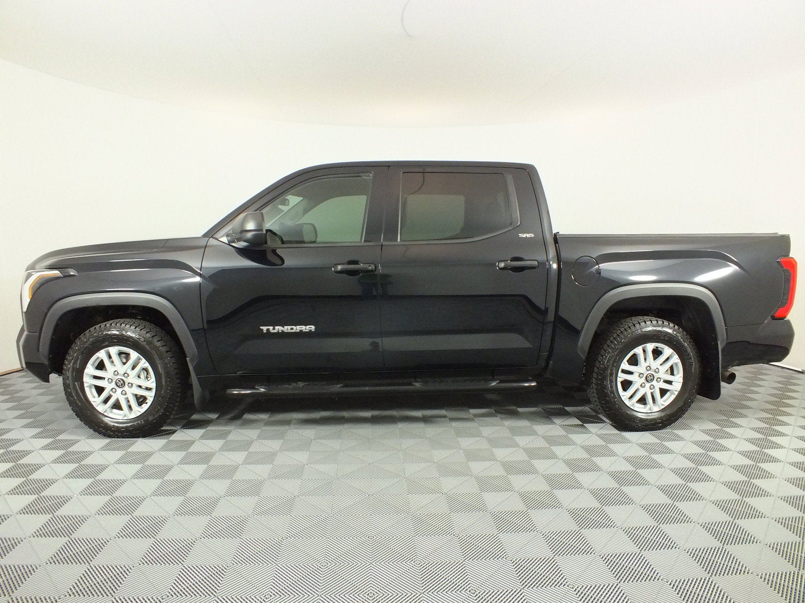 2024 Toyota Tundra SR5 *1-OWNER*