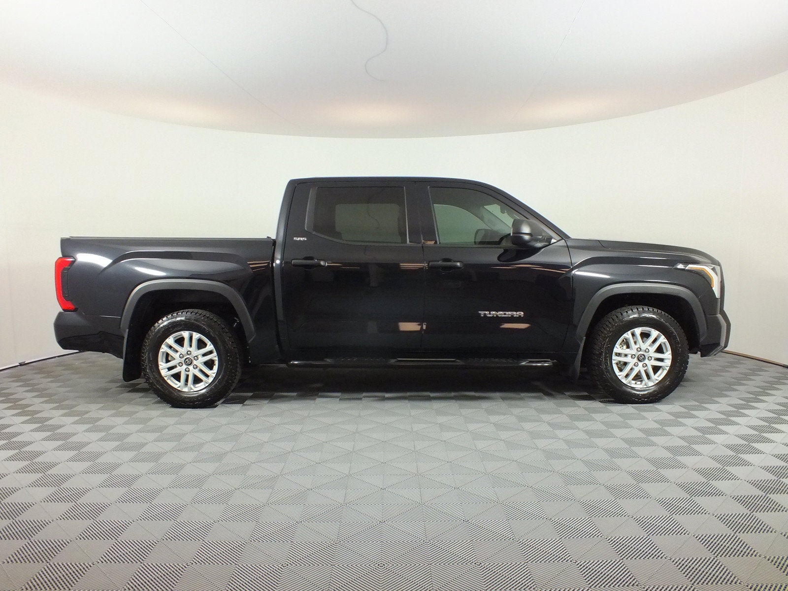 2024 Toyota Tundra SR5 *1-OWNER*