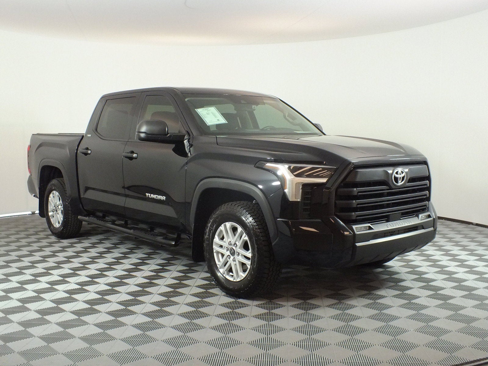 2024 Toyota Tundra SR5 *1-OWNER*